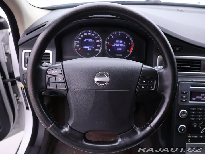 Volvo V70 2,4 D4 120kW Momentum Kůž 2008
