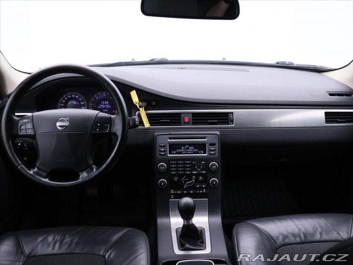 Volvo V70 2,4 D4 120kW Momentum Kůž 2008