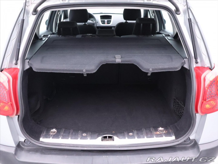 Peugeot 207 1,4 i 54kW Klimatizace 2011