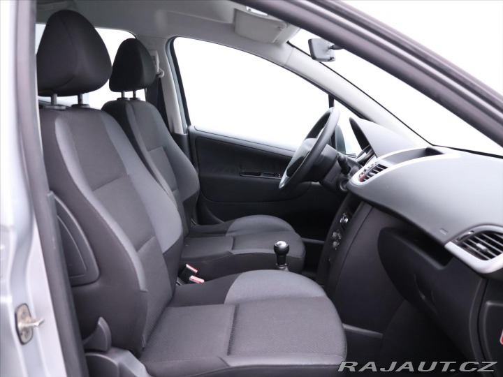 Peugeot 207 1,4 i 54kW Klimatizace 2011