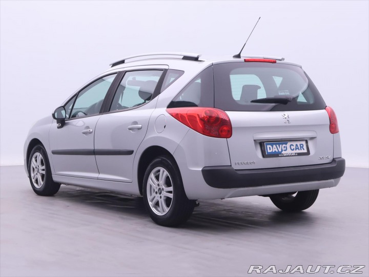 Peugeot 207 1,4 i 54kW Klimatizace 2011