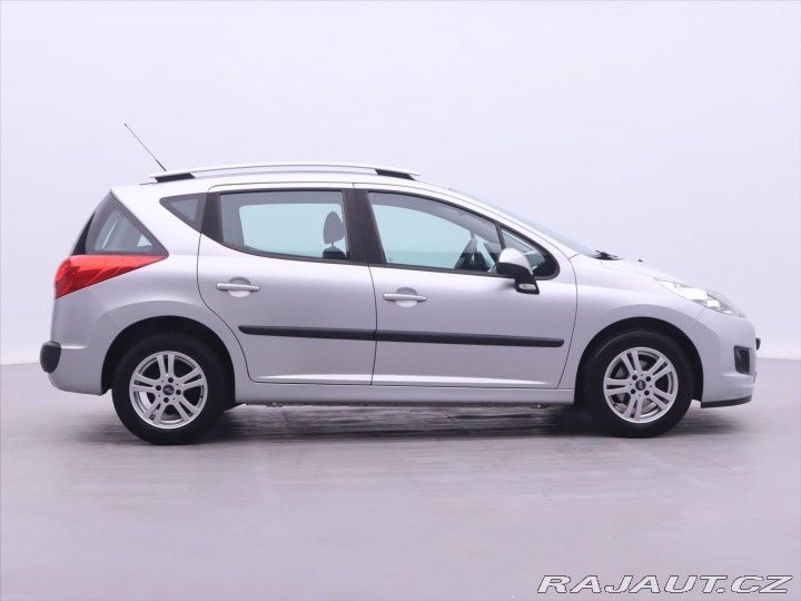 Peugeot 207 1,4 i 54kW Klimatizace 2011
