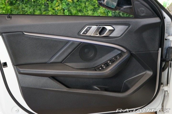 BMW 1 18d*SERVICE*CARPLAY*TEMPO 2022