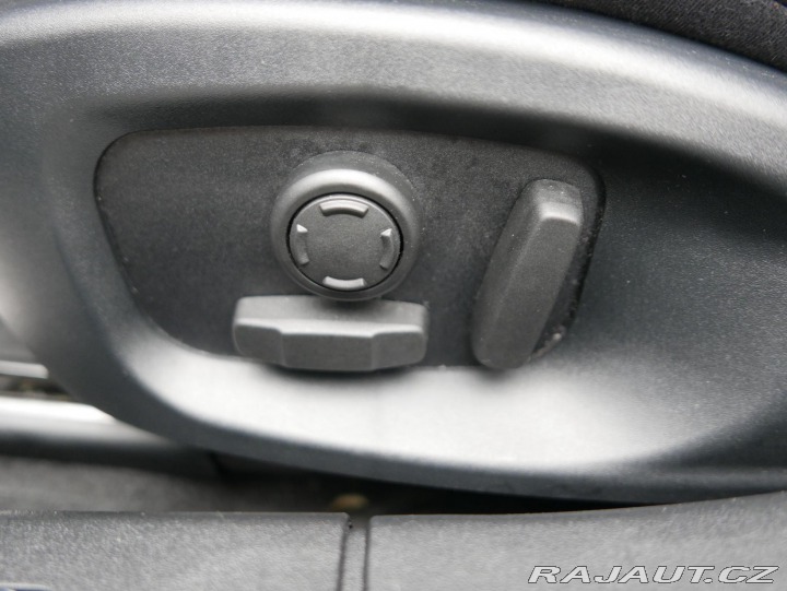 Jaguar XF 3,0 V6 AWD REZERVACE 2016