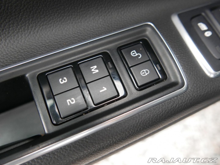 Jaguar XF 3,0 V6 AWD REZERVACE 2016