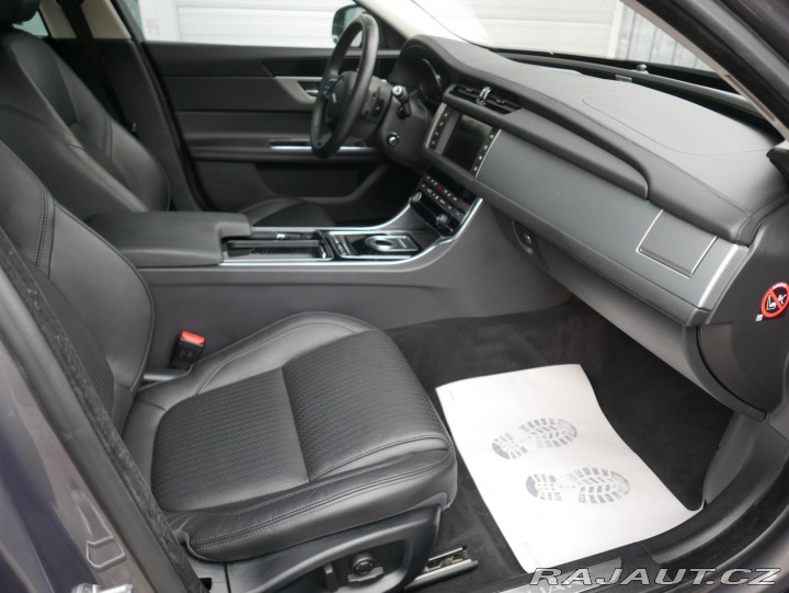 Jaguar XF 3,0 V6 AWD REZERVACE 2016