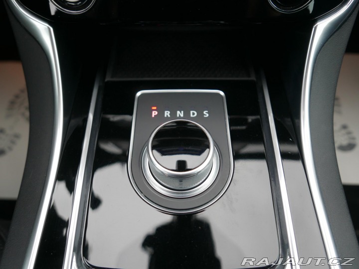 Jaguar XF 3,0 V6 AWD REZERVACE 2016