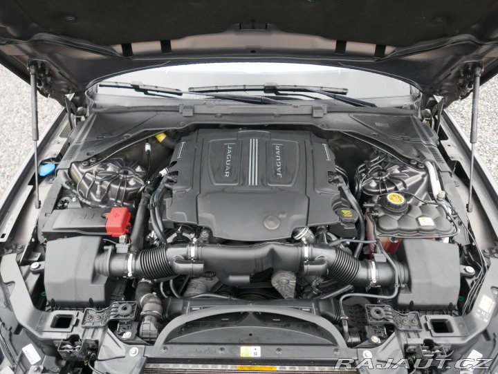 Jaguar XF 3,0 V6 AWD REZERVACE 2016