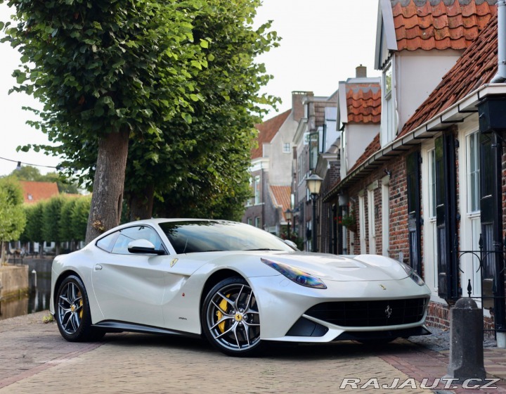 Ferrari Ostatní modely F12 berlinetta 6.3 | Tailor Made - 1. 2015