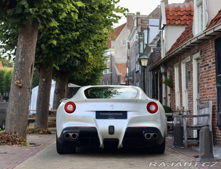 Ferrari Ostatní modely F12 berlinetta 6.3 | Tailor Made - 1. 2015