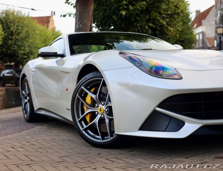 Ferrari Ostatní modely F12 berlinetta 6.3 | Tailor Made - 1. 2015