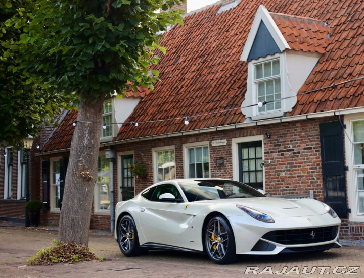 Ferrari Ostatní modely F12 berlinetta 6.3 | Tailor Made - 1. 2015