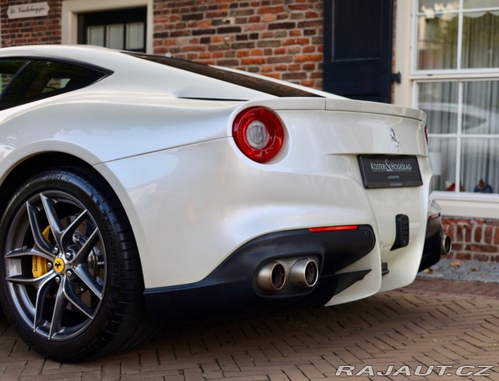 Ferrari Ostatní modely F12 berlinetta 6.3 | Tailor Made - 1. 2015