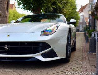 Ferrari Ostatní modely F12 berlinetta  6.3  | Tailor Made - 1. 2015