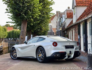 Ferrari Ostatní modely F12 berlinetta  6.3  | Tailor Made - 1. 2015