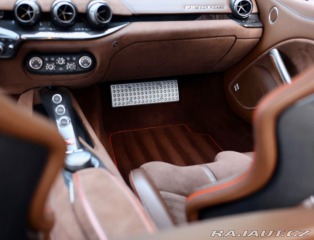 Ferrari Ostatní modely F12 berlinetta  6.3  | Tailor Made - 1. 2015