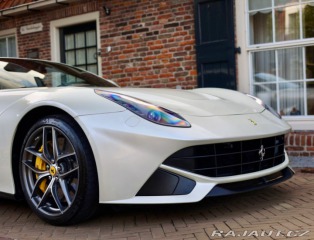 Ferrari Ostatní modely F12 berlinetta  6.3  | Tailor Made - 1. 2015