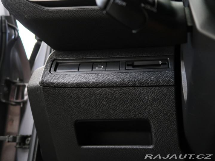 Peugeot 3008 1.2PureTech,96kW,ALLURE,A 2018