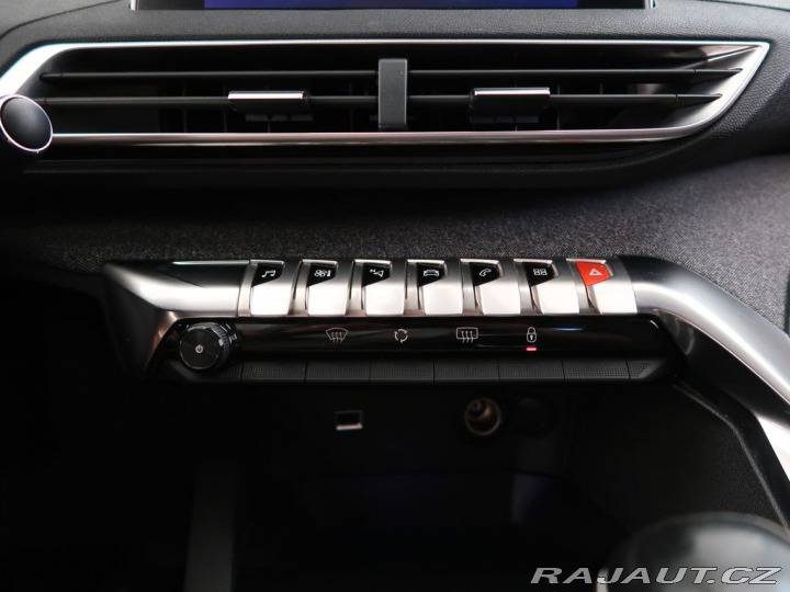 Peugeot 3008 1.2PureTech,96kW,ALLURE,M 1800