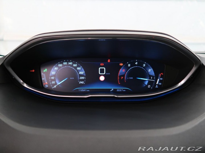 Peugeot 3008 1.2PureTech,96kW,ALLURE,M 1800