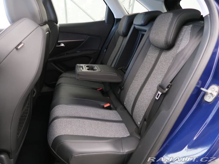 Peugeot 3008 1.2PureTech,96kW,ALLURE,M 1800