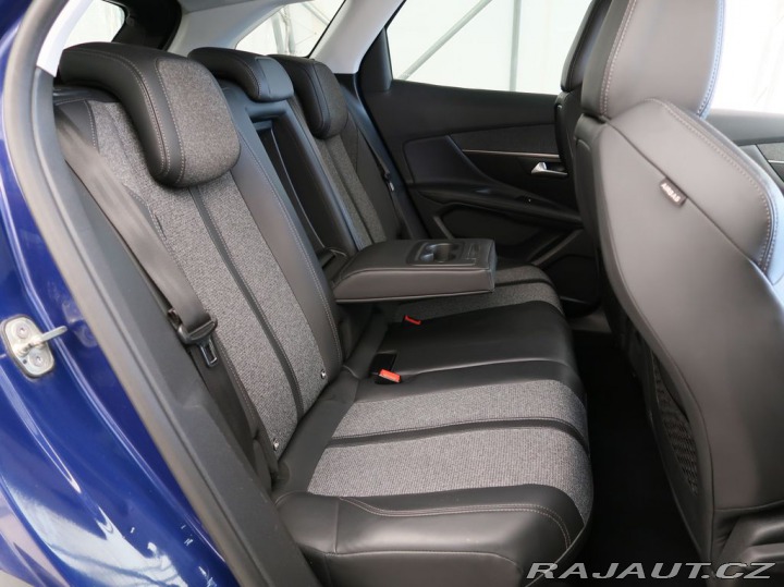 Peugeot 3008 1.2PureTech,96kW,ALLURE,M 1800