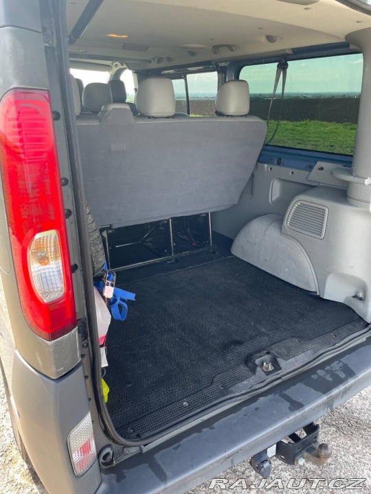 Opel Vivaro 2,0   84kw - 9 míst 2011