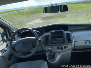 Opel Vivaro 2,0 84kw - 9 míst 2011