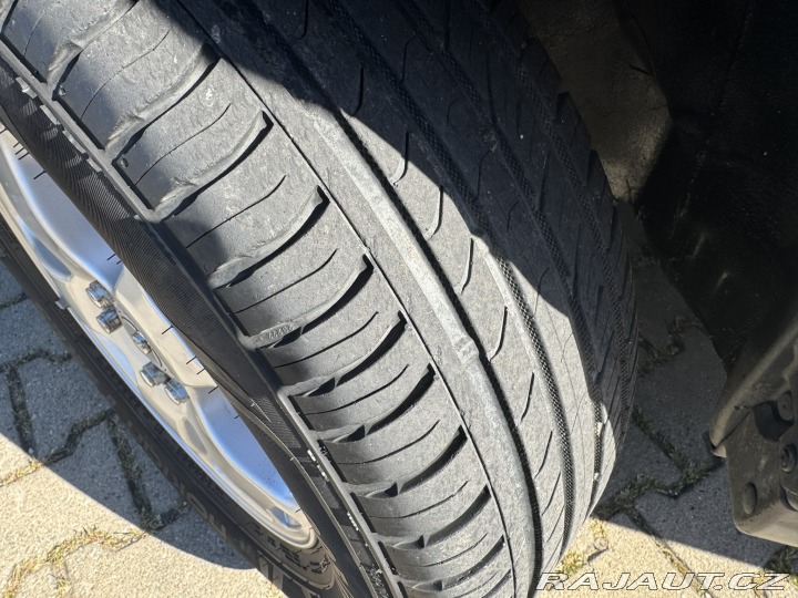 Subaru Forester 4X4 2,0i 92 KW TAŽNÉ STK 2000