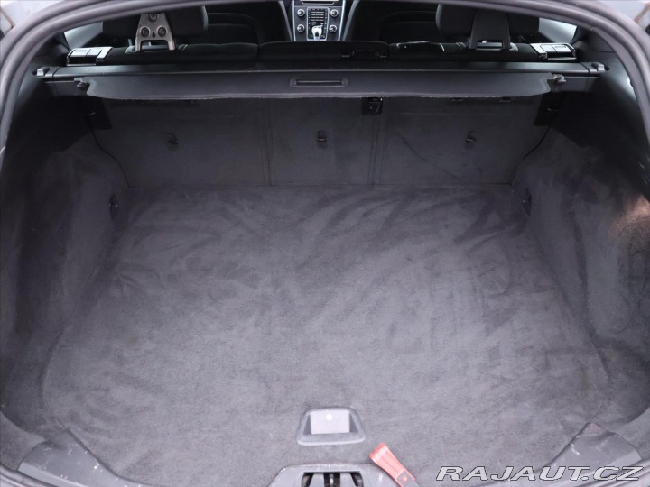 Volvo V60 2,0 D3 110kW Aut. Momentu 2015