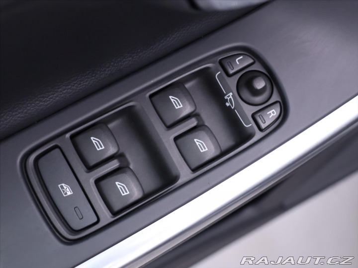 Volvo V60 2,0 D3 110kW Aut. Momentu 2015