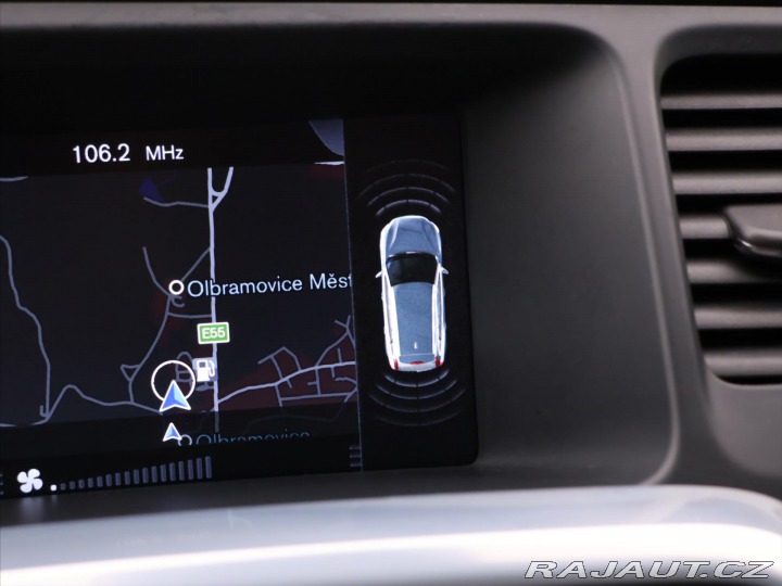 Volvo V60 2,0 D3 110kW Aut. Momentu 2015