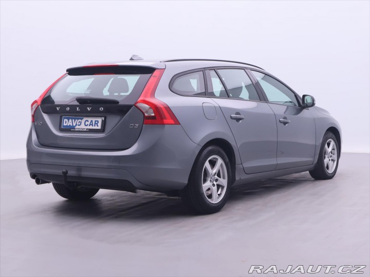 Volvo V60 2,0 D3 110kW Aut. Momentu 2015