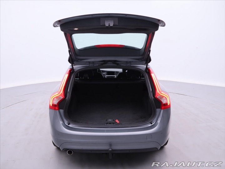 Volvo V60 2,0 D3 110kW Aut. Momentu 2015