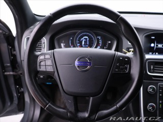 Volvo V60 2,0 D3 110kW Aut. Momentu 2015