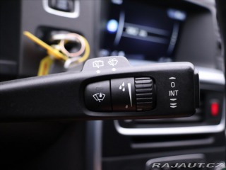 Volvo V60 2,0 D3 110kW Aut. Momentu 2015