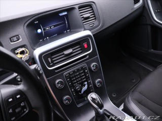 Volvo V60 2,0 D3 110kW Aut. Momentu 2015