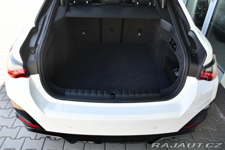 BMW i4 M50 xDrive HUD REZERVACE 2022