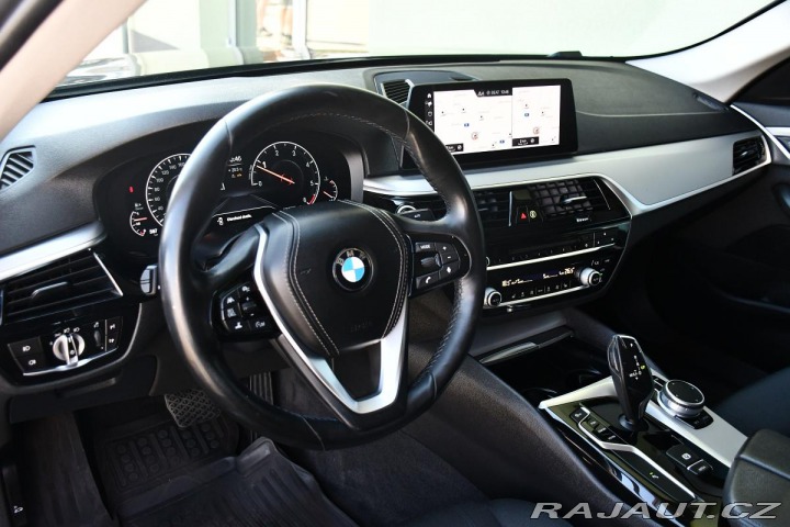 BMW 5 520d LED A/T SERV.KNÍŽKA 2019