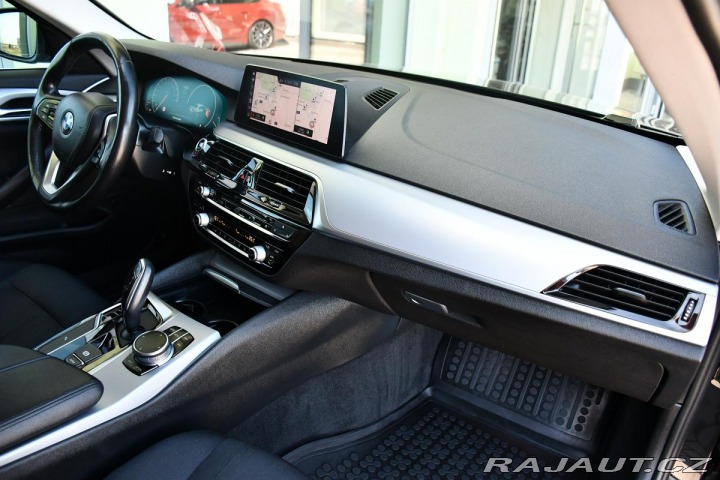 BMW 5 520d LED A/T SERV.KNÍŽKA 2019