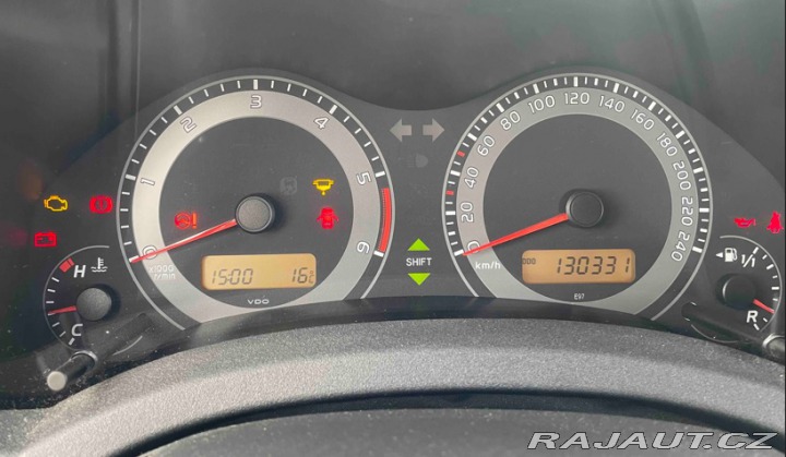 Toyota Auris E15 2011