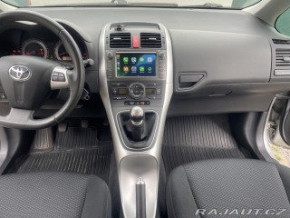 Toyota Auris E15 2011