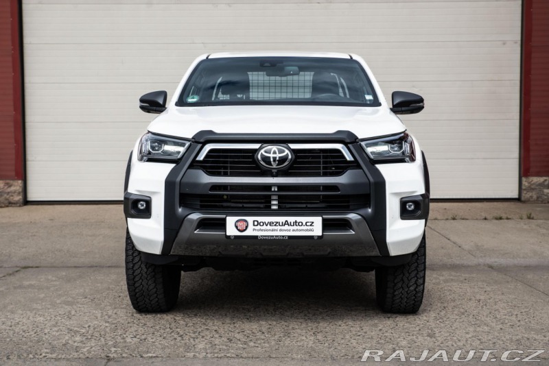 Toyota Hilux 2.8 EXT. CAB LIFT 40mm ZÁ