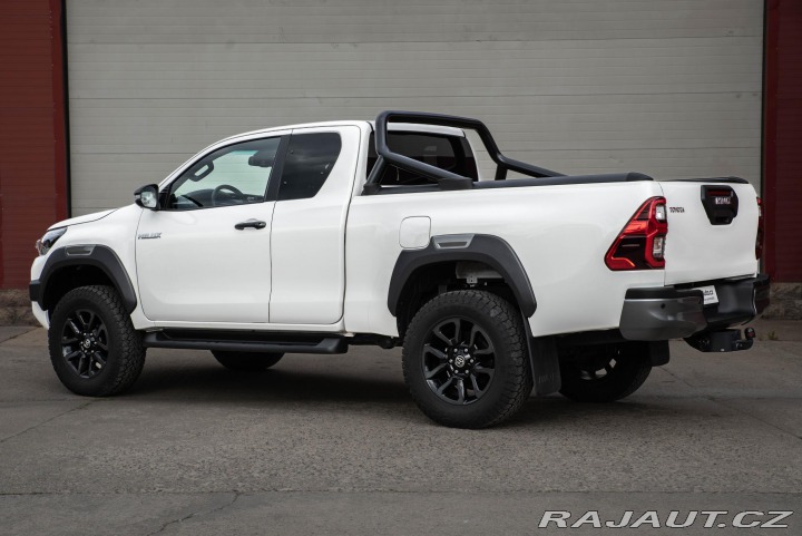 Toyota Hilux 2.8 EXT. CAB LIFT 40mm ZÁ 2023