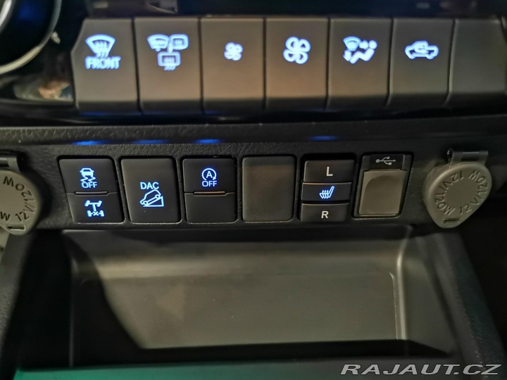 Toyota Hilux 2.8 EXT. CAB LIFT 40mm ZÁ 2023