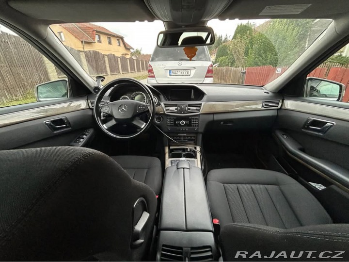 Mercedes-Benz E 350CGI 2010