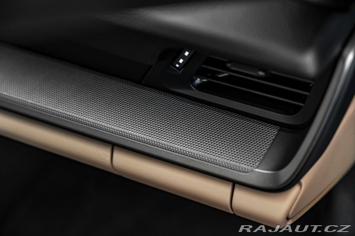 Porsche Ostatní modely Carrera Bose výfuky 2025