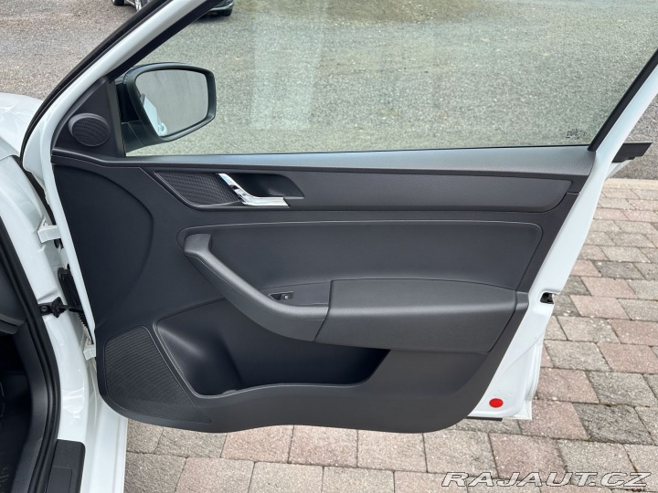 Škoda Rapid 1,2TSI 63kW SPORT SERVISK 2015