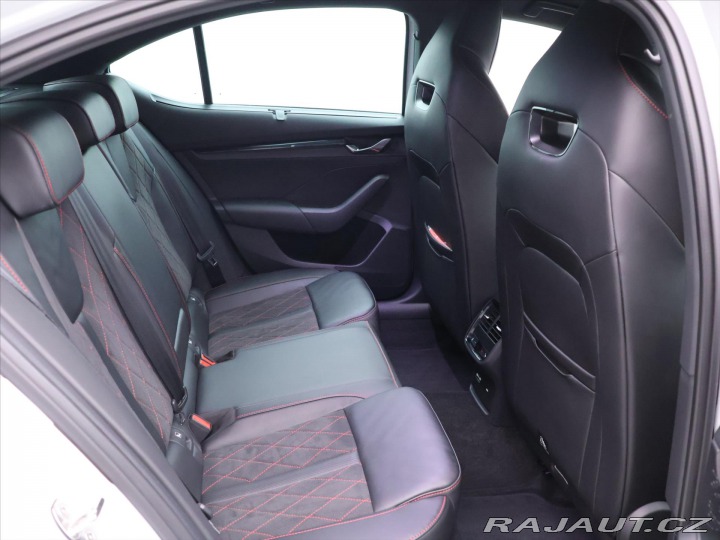 Škoda Octavia 2,0 TSI RS 180kW DSG CZ D 2023