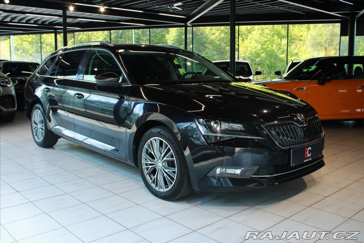 Škoda Superb 1.6 TDi Combi Navi / Tažn 2017